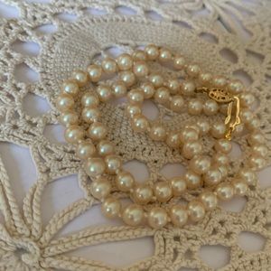 PAT.P Vintage Pale Blush Pink Faux Glass Pearl Necklace 1970’s Jewelry Gold Tone